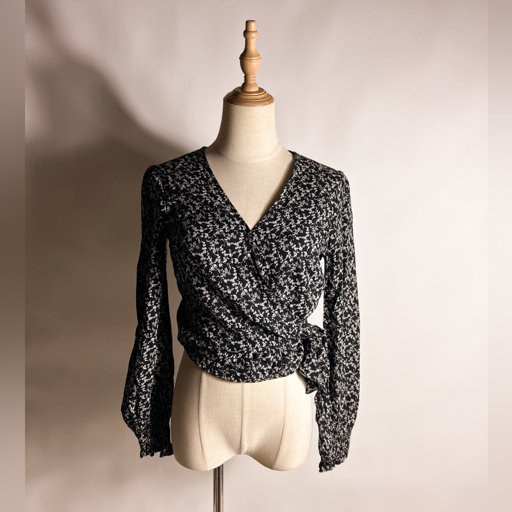 JAPNA Surplice Wrap Feminine Floral Long Sleeve Black White Blouse XS